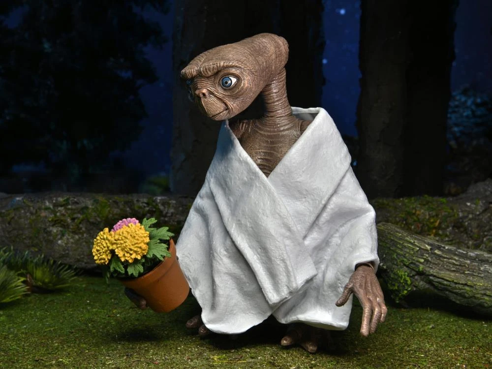 NECA E.T. 40th Anniversary Ultimate E.T. Figure 6 NECA E.T. 40th Anniversary Ultimate E.T. Figure - Image 4