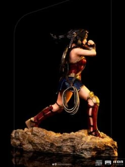 Zack Snyder's Justice League Wonder Woman 1/10 Art Scale Limited Edition Statue -Model Figures 7c65ba4f 1ab0 4ae8 8082 8bcfa6ef6f3f