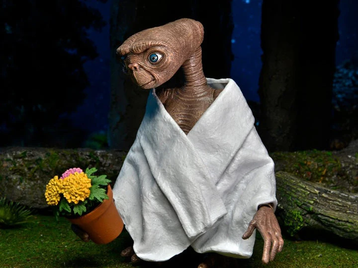 NECA E.T. 40th Anniversary Ultimate E.T. Figure 4 NECA E.T. 40th Anniversary Ultimate E.T. Figure - Image 2