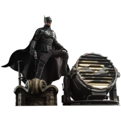 Batman And Bat-Signal Collectible Set